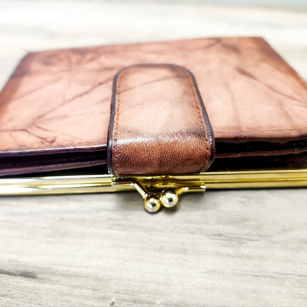 “Genuine Leather Wallet Top Grain Cowhide Brown Marble Kiss Lock Vintage Style”